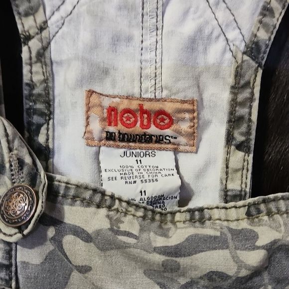 Camo Overalls Shorts - Picture 4 of 7